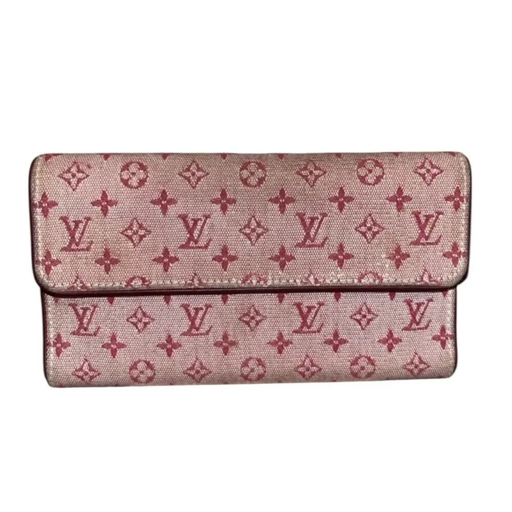 Louis Vuitton elegant stylish
